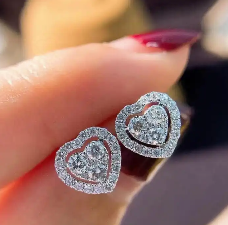 Dainty heart zircon