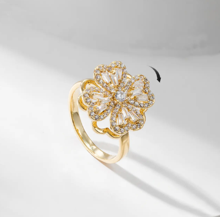 Anillo trebol ajustable