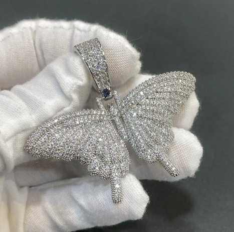 FLY AWAY NECKLACE