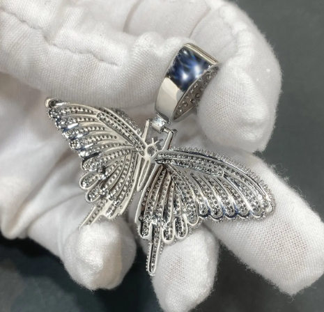 FLY AWAY NECKLACE