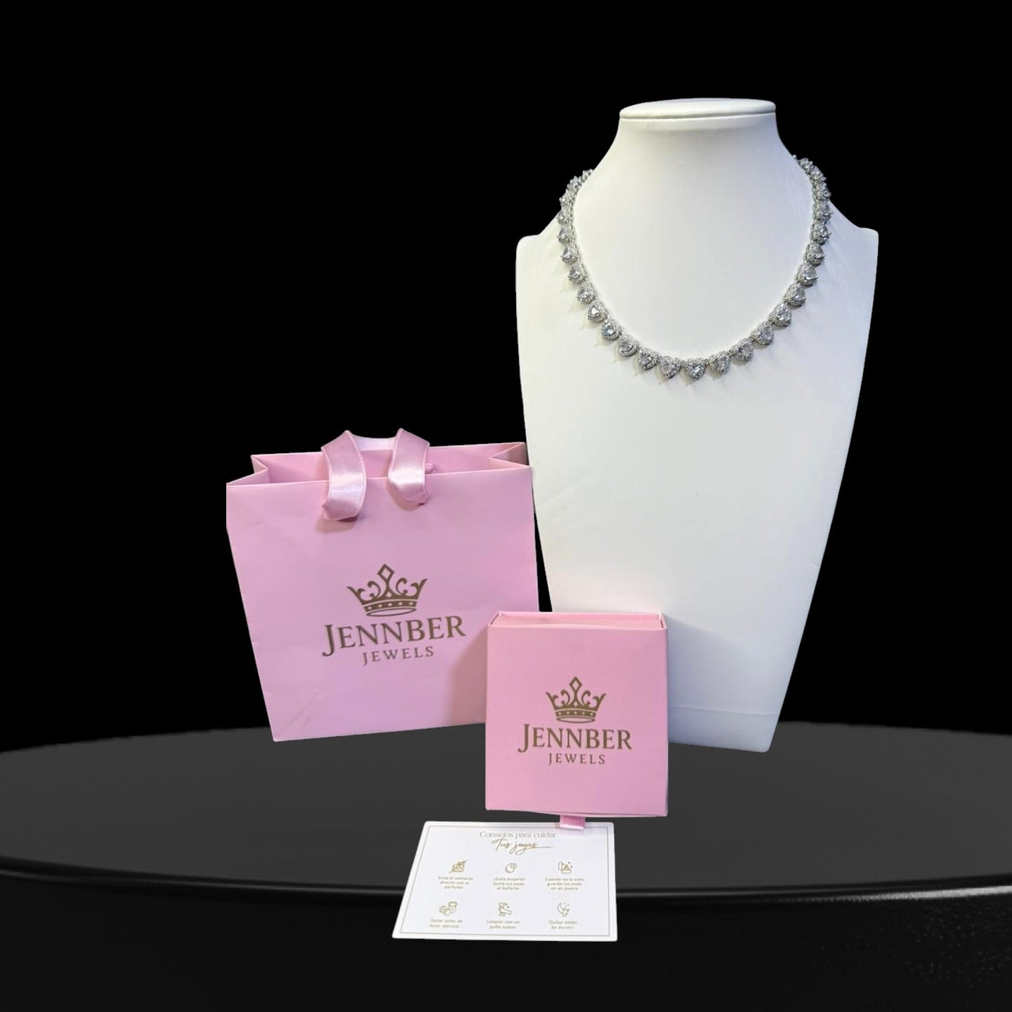 Collar modelo ariana grande ,Piedra blanca - Acero inoxidable