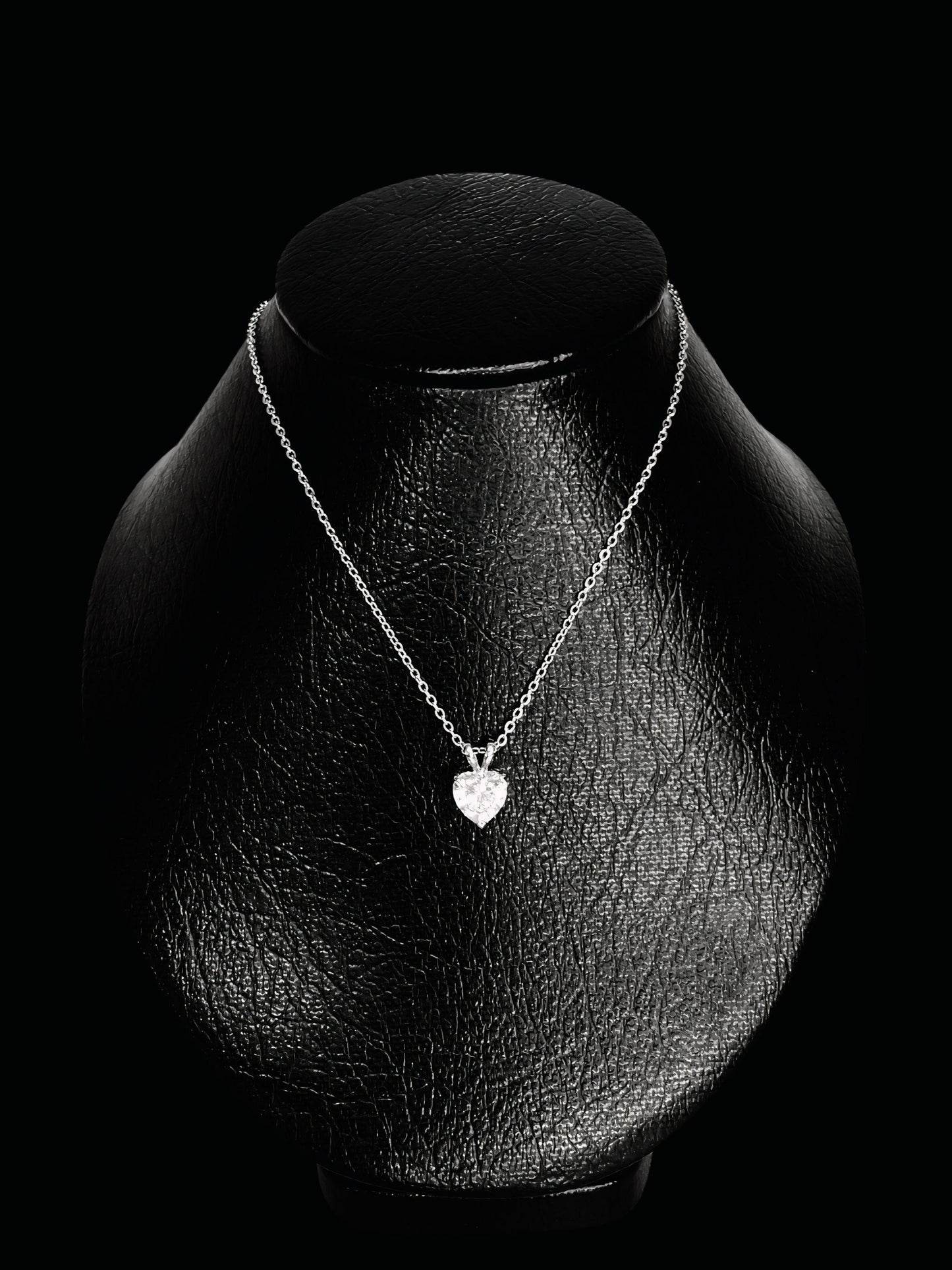 HEART LOVELY PENDANT NECKLACE