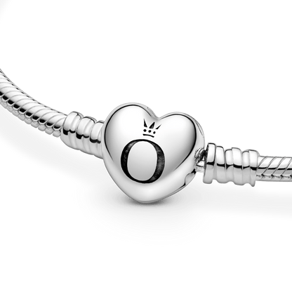 Brazalete Pandora Moments cadena de serpiente con broche de corazón