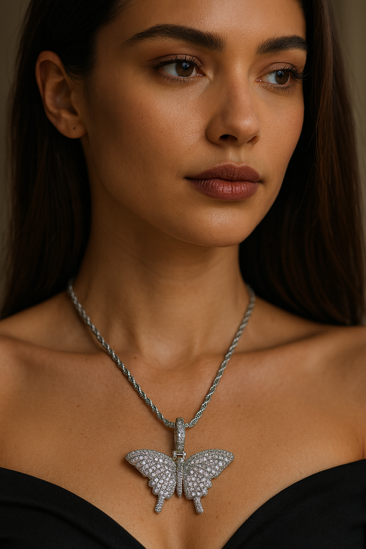 FLY AWAY NECKLACE