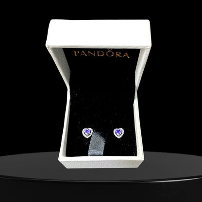 Pendientes de botón con forma de corazón lila