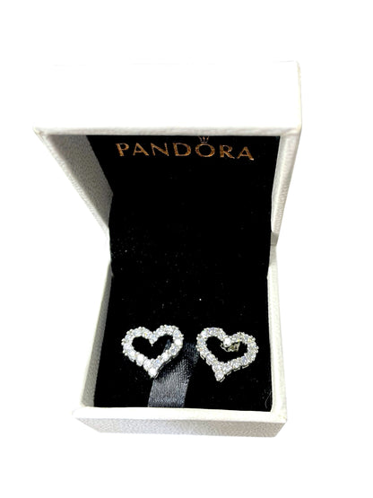 Dainty heart Zircon