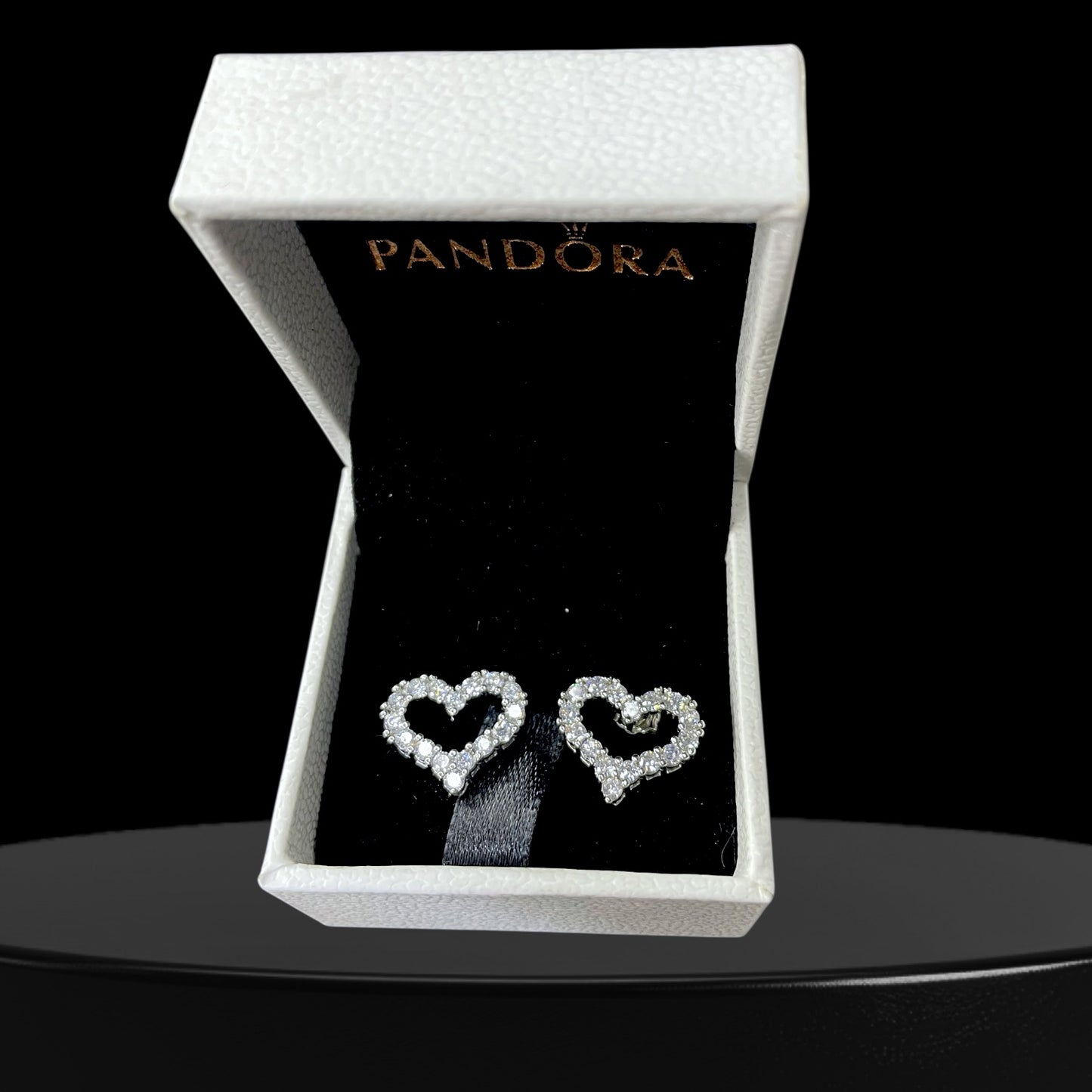 Dainty heart Zircon