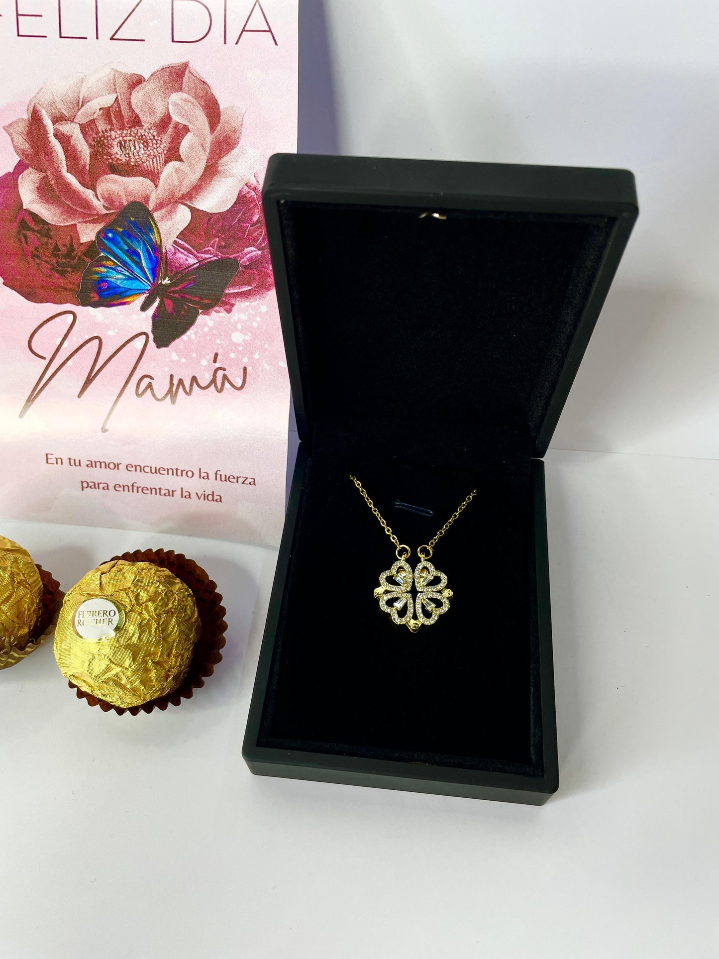 Collar trebol