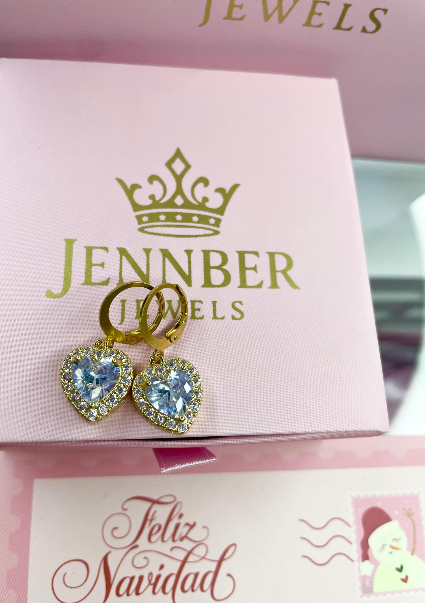 Aretes corazon colgante - Gold piedra blanca