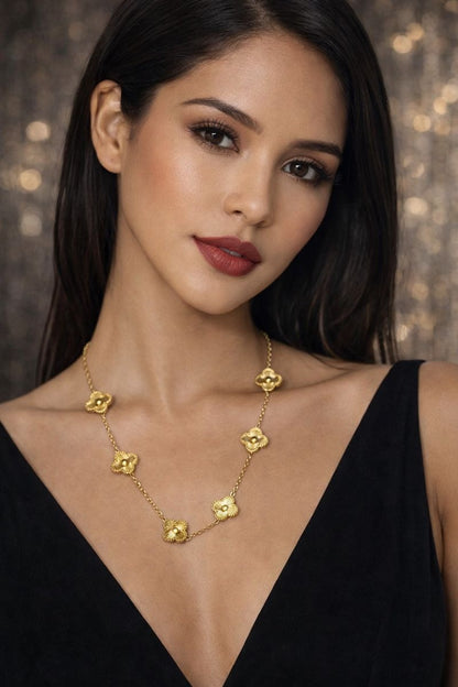 Collar trebol dorado