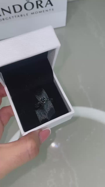 Anillo de corazón con chacras negro