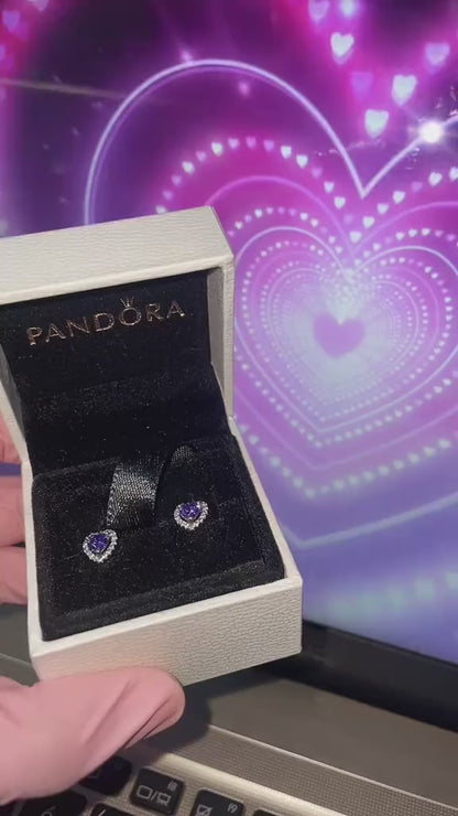 Pendientes de botón con forma de corazón lila